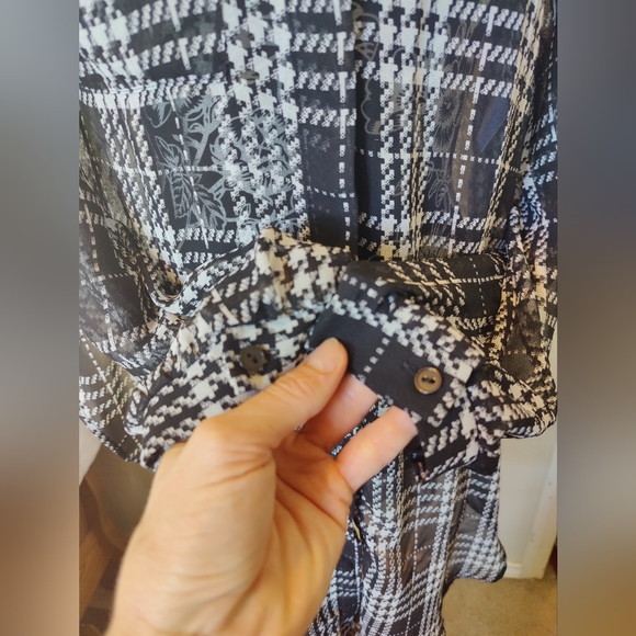 ASTR long sheer see thru B&W button down cardi blouse π€ (Med) π€ - Picture 5 of 12